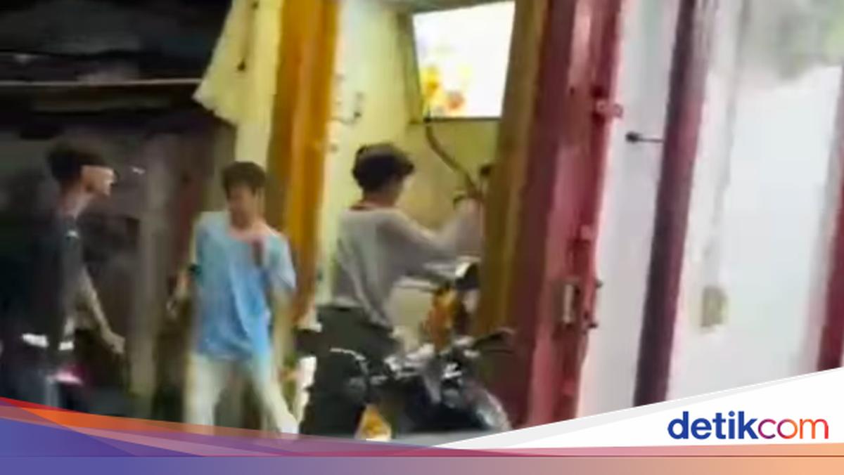 Polisi Ungkap Pemicu 3 Pengamen Ondel-ondel Bacok Pria di Jakut