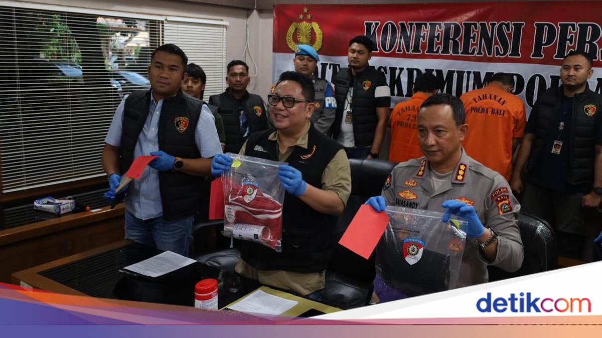 2 Pria Coret Bendera Merah Putih Berawal Bahas RKUHAP Sambil Pesta Miras
