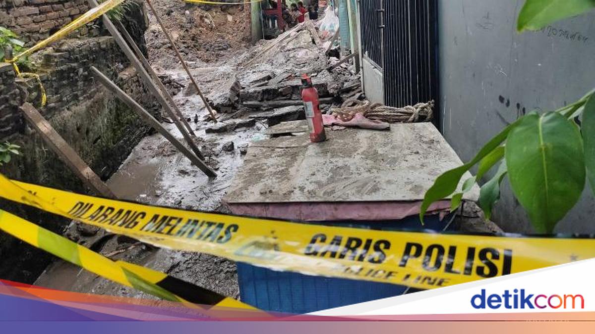 5 Fakta Tembok Sekolah di Palmerah Roboh Timpa Motor-Tutup Akses Warga