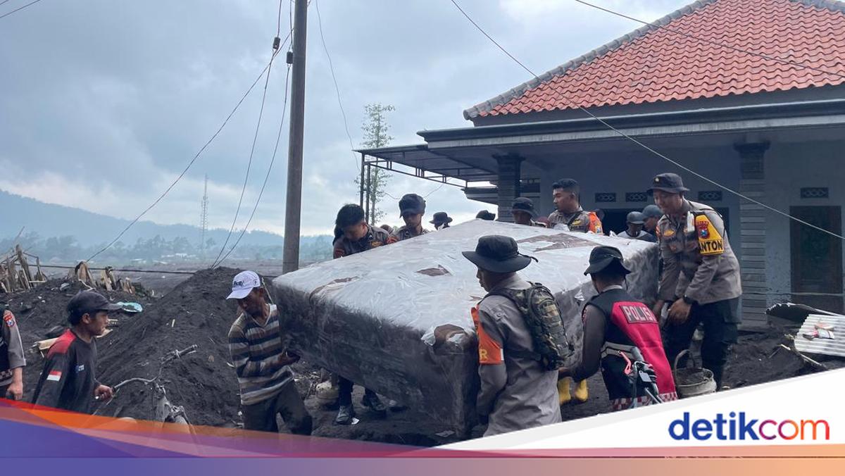 Brimob Polda Jatim Gelar Operasi Kemanusiaan Bantu Korban Terdampak Erupsi Semeru