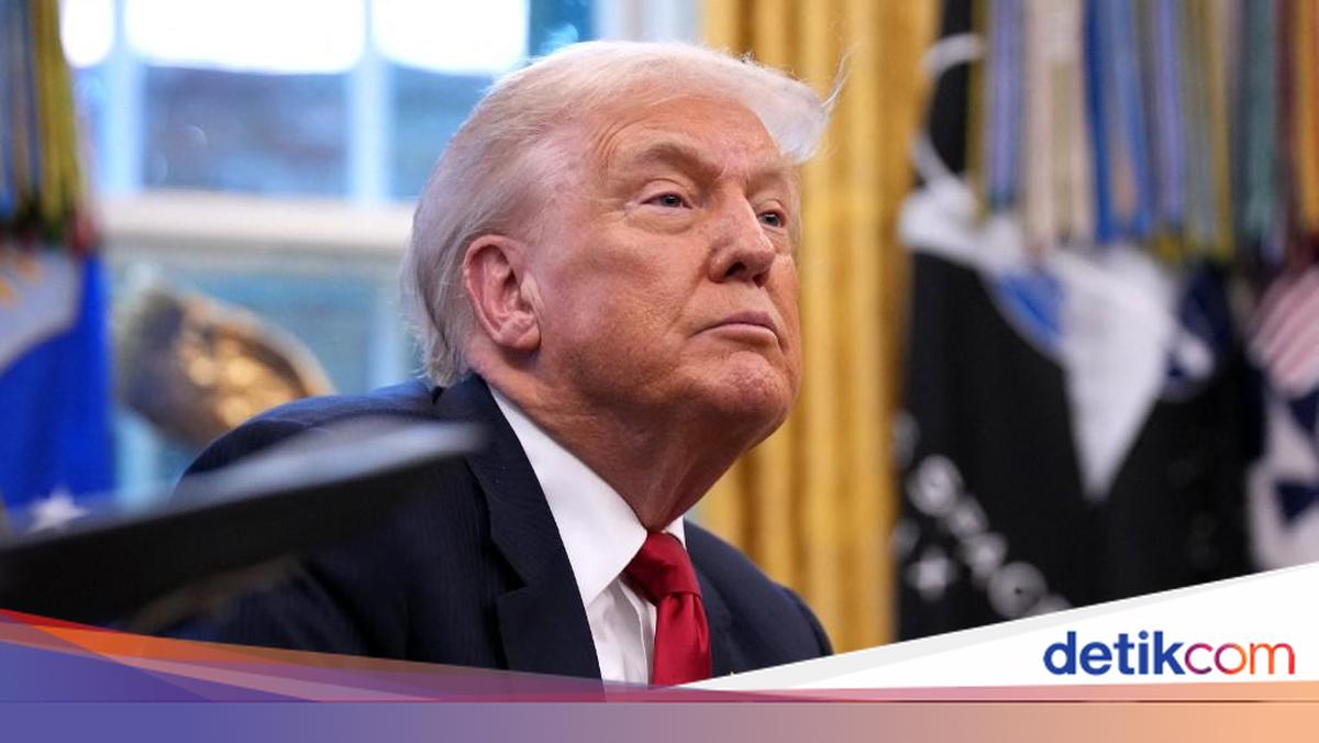 Trump Ungkap Iran Ingin Selat Hormuz Dibuka Karena Krisis Keuangan