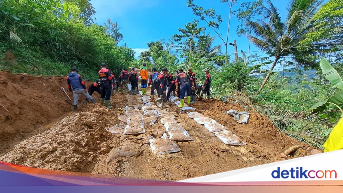 KemenPU Perbaiki Jalan-Tambah Posko Pengungsi Imbas Longsor Banjarnegara