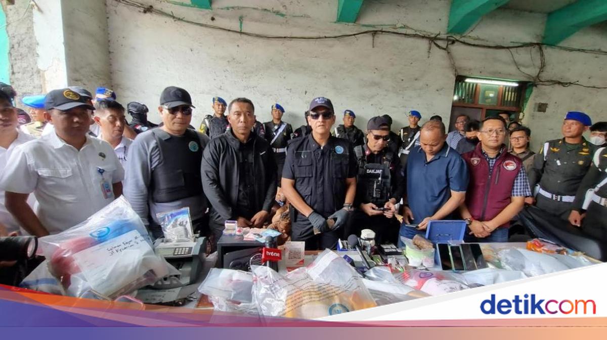 BNN-Polisi Temukan Sabu, Ganja hingga Senjata Tajam di Berlan Jaktim