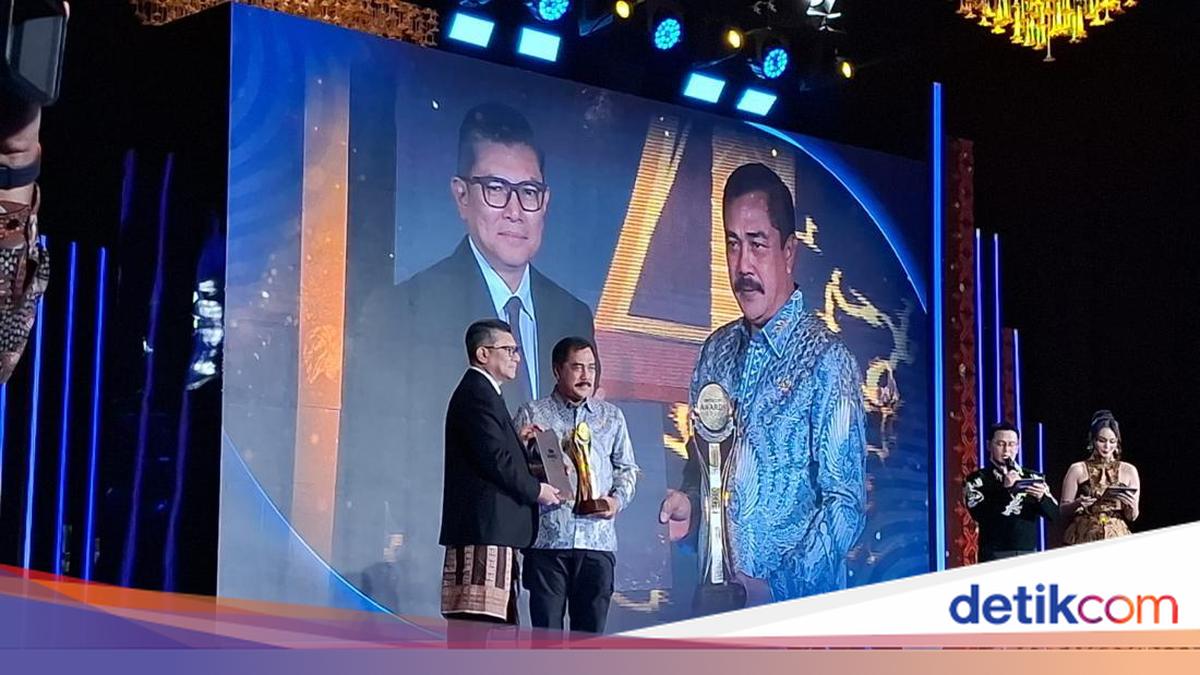 Agus Andrianto Raih 'Tokoh Transformasi Pelayanan Imigrasi dan Pemasyarakatan Berdampak' detikcom Awards