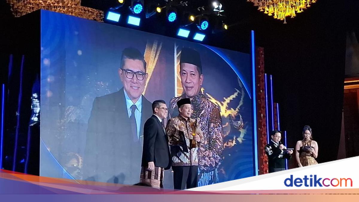 Menkop Ferry Raih detikcom Awards, Apresiasi Ide Prabowo Besarkan Koperasi
