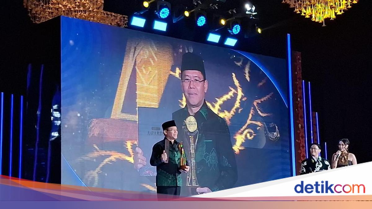 Ketum PPP Mardiono Raih 'Tokoh Penguatan Ekonomi Umat' detikcom Awards 2025