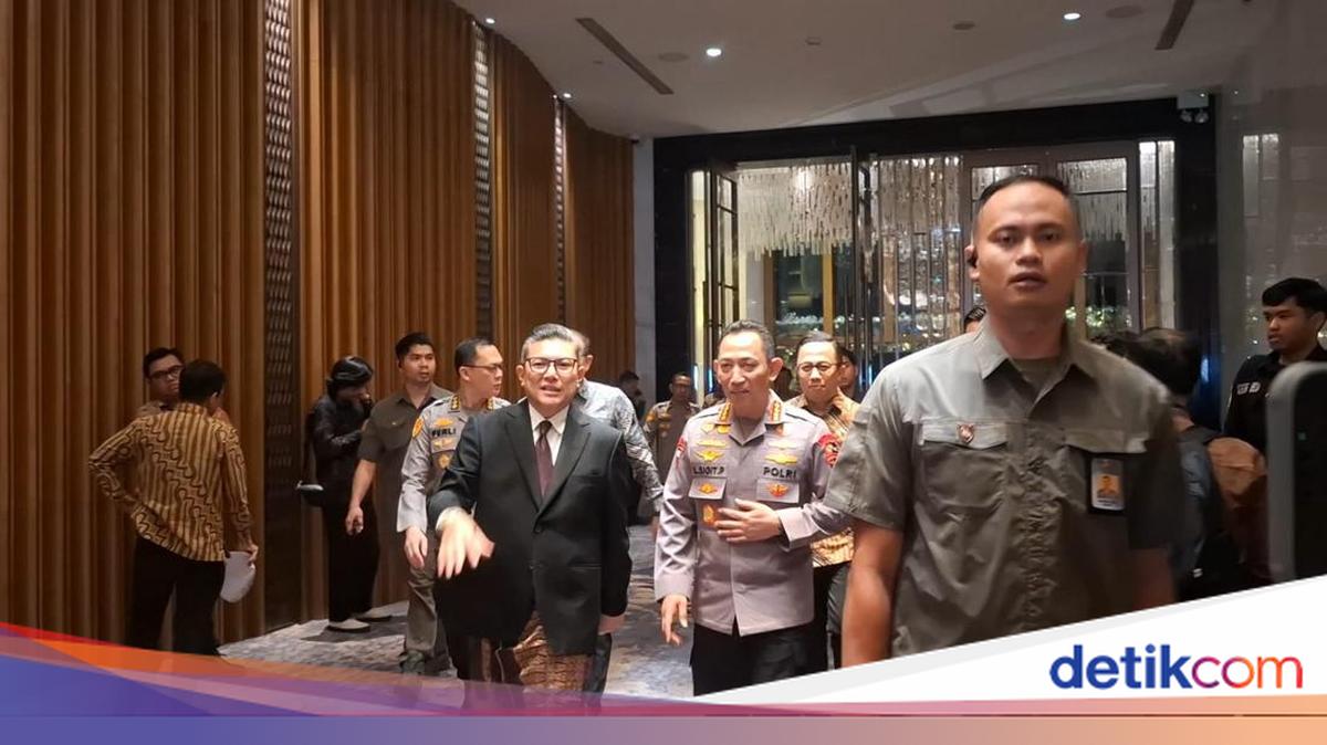 Kapolri Hadiri Penganugerahan detikcom Awards 2025