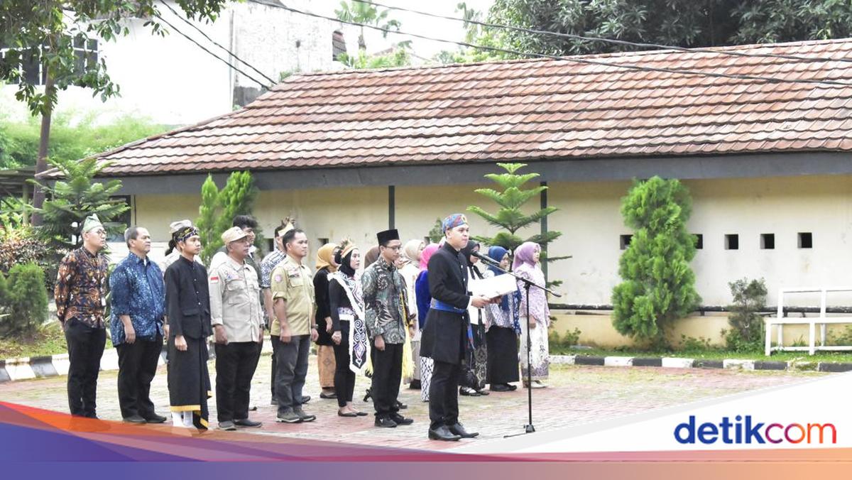 Hari Guru Nasional, Siswa Sekolah Rakyat Gelar Upacara Bendera-Flashmob
