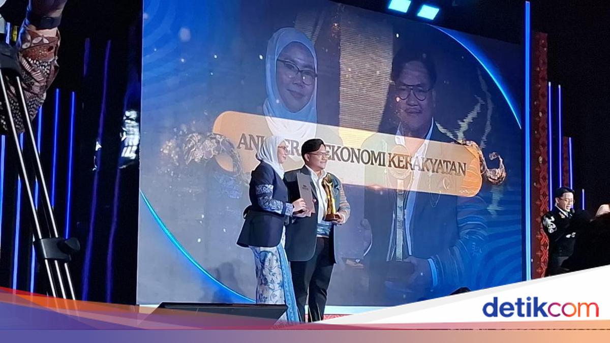 Maulidan Isbar Raih detikcom Awards 2025 'Tokoh Muda Kolaborator Perekonomian Desa'