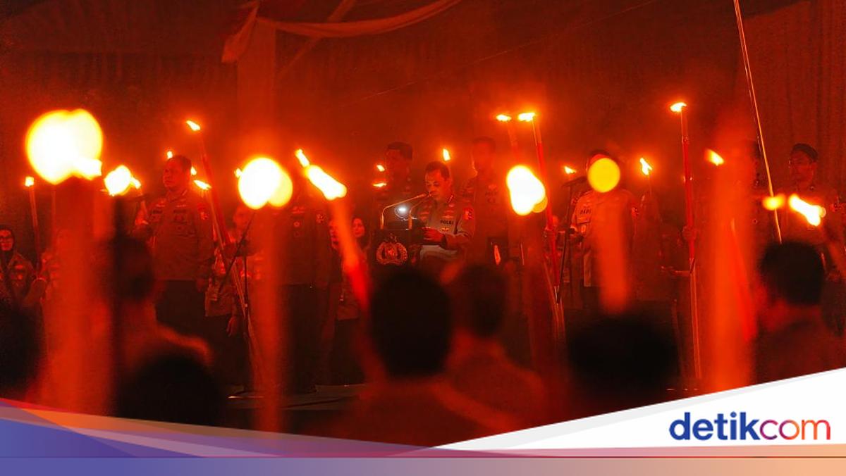 Kapolri di Malam Renungan: Kehormatan Bukan Jabatan, Tapi Pengabdian Tulus