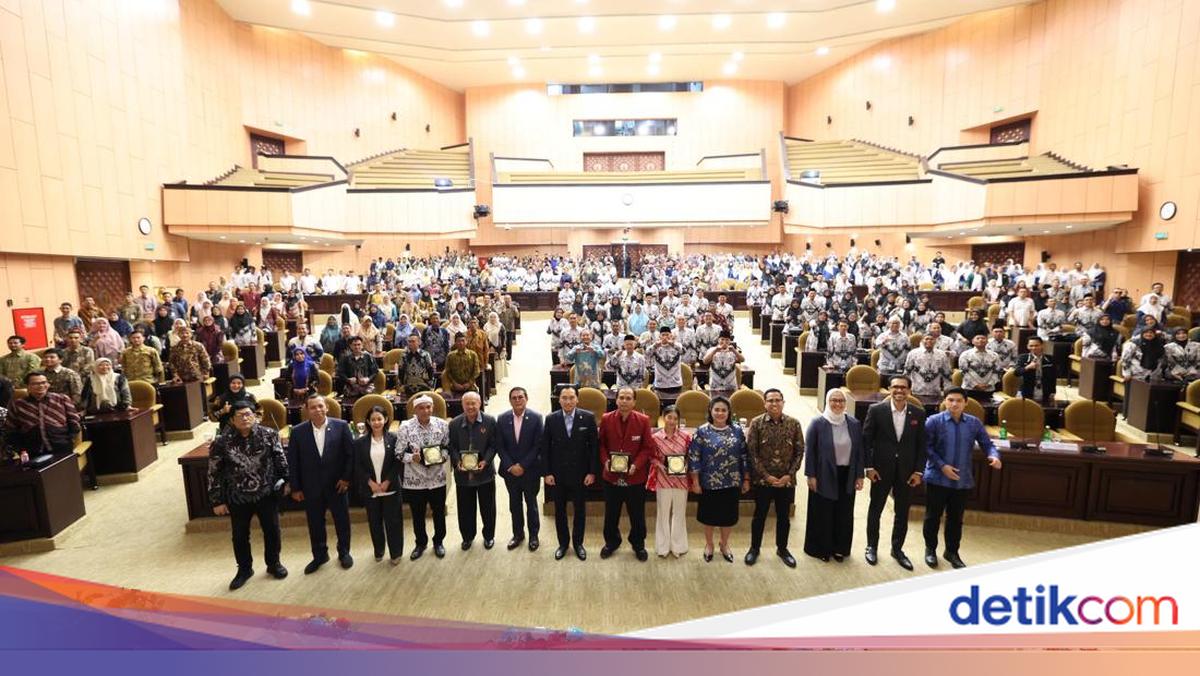 Hari Guru, Ibas Tekankan Kesejahteraan dan Kompetensi Guru SD