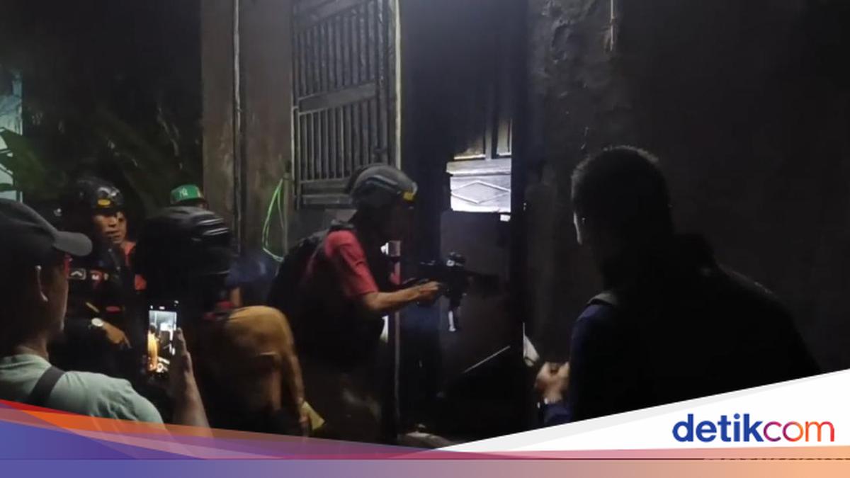 Polda Jateng Gerebek Rumah Bandar Narkoba di Pekalongan, Sempat Ditembaki