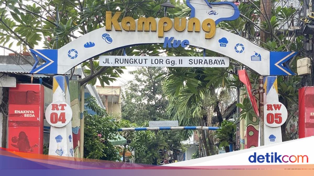 Kampung Kue Rungkut yang Tiap Hari Bergeliat sebelum Matahari Terbit
