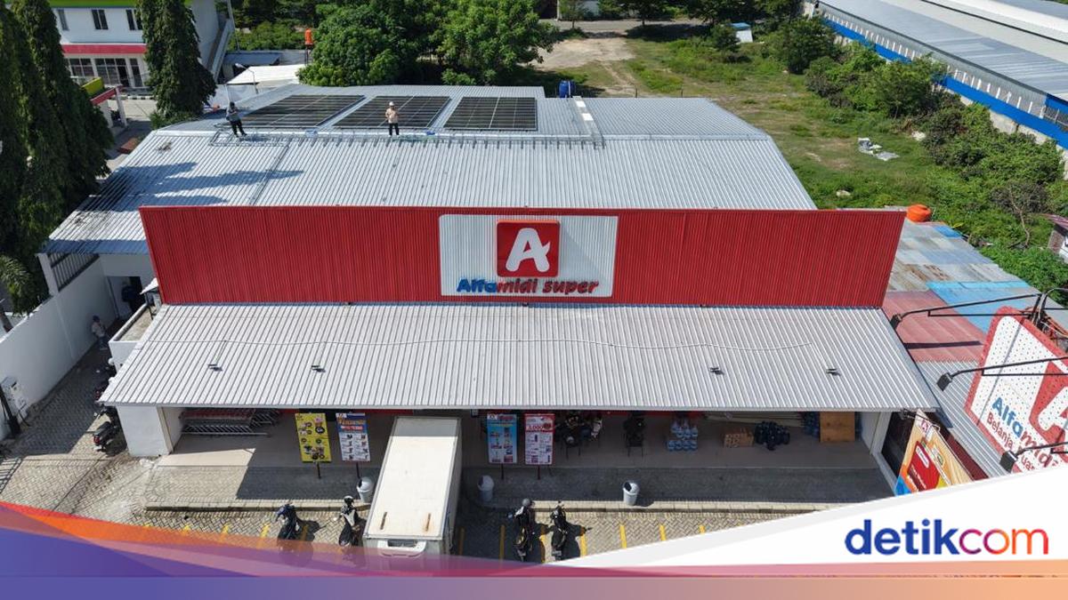 Tekan Emisi Karbon, Alfamidi Operasikan 30 PLTS-Pilah Sampah Jadi Berkah