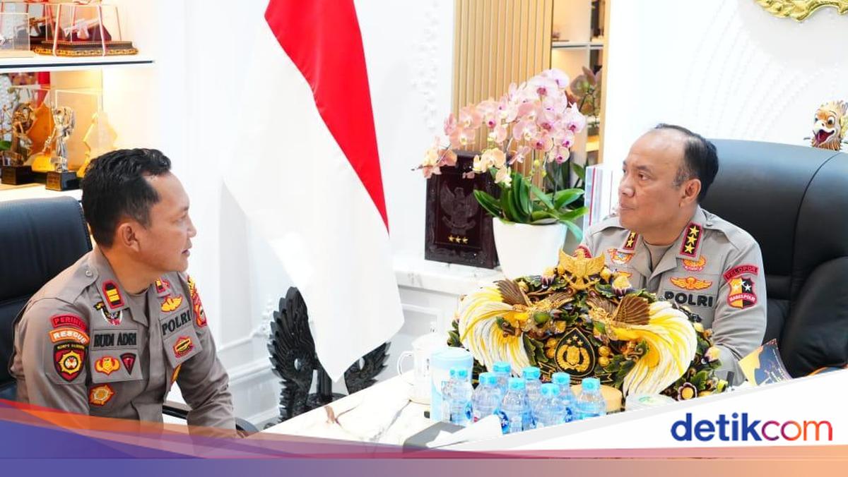 Momen Kapolsek Ujung Loe yang Viral Dicintai Warga Bertemu Wakapolri