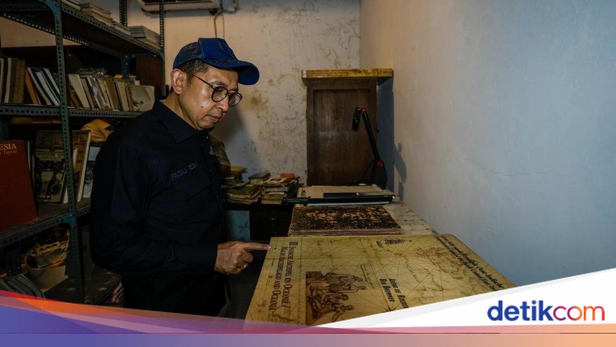 Tinjau Perpustakaan Rumphius, Menbud Dorong Revitalisasi Ilmu Hayati