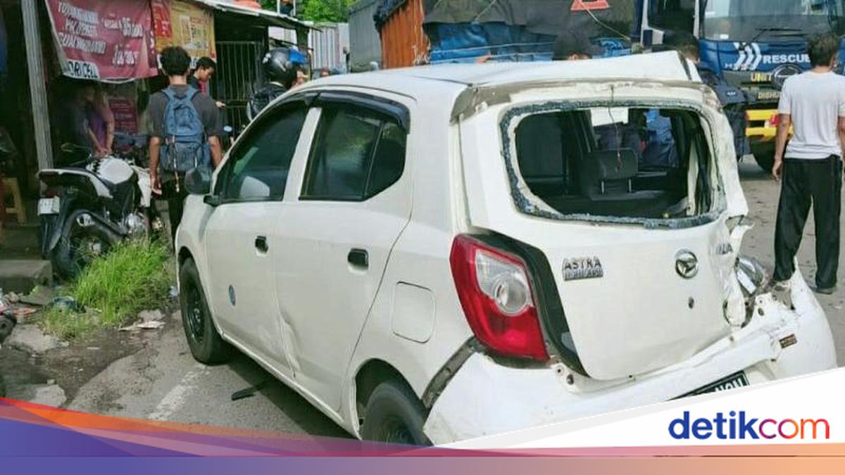 4 Fakta Tabrakan Beruntun 13 Kendaraan di Karawang Tewaskan Wanita-Balita