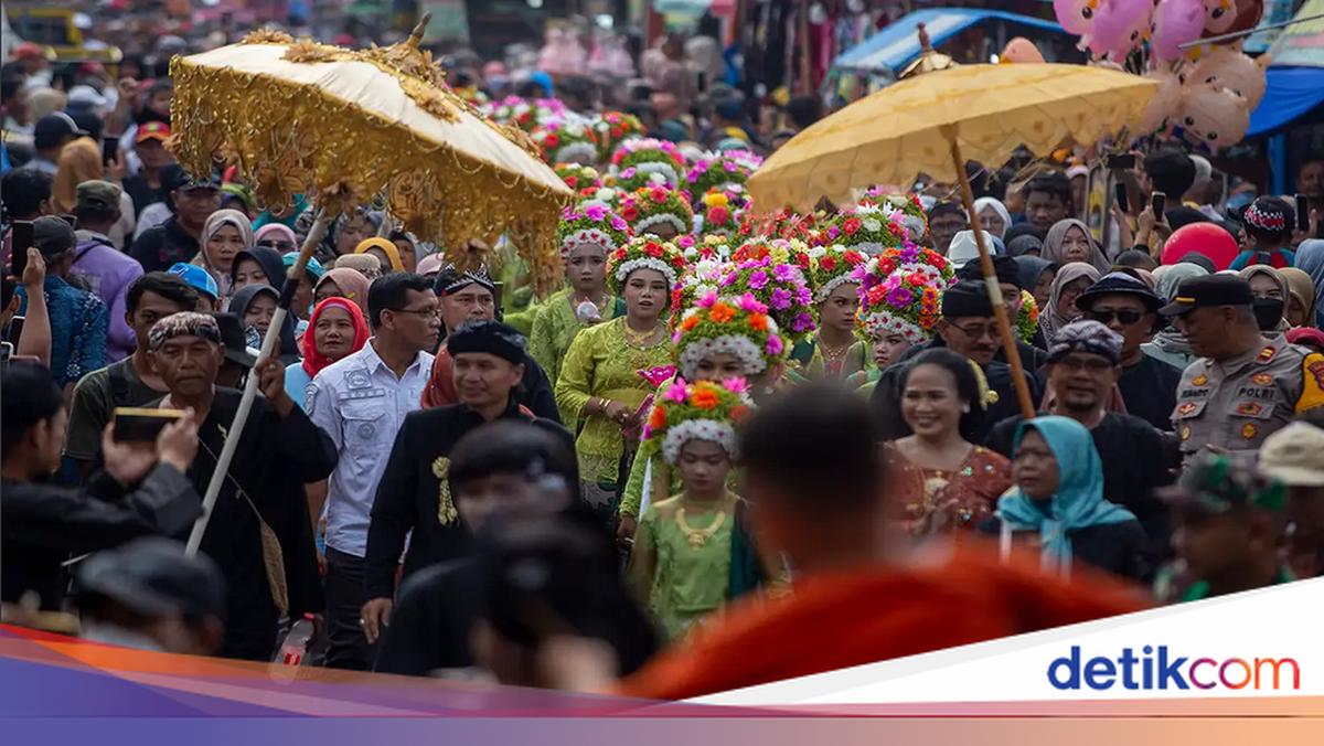 Tradisi Ngarot di Desa Lelea, Ritual Syukur Petani Jelang Musim Tanam