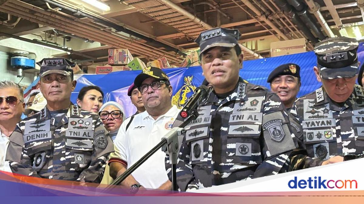 TNI AL Kerahkan 3 KRI dan 5 Helikopter Bantu Korban Bencana di Aceh-Sumut