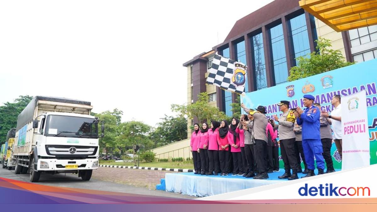 Polda Riau Kirim 6 Truk Bantuan Misi Kemanusiaan di Aceh-Sumut-Sumbar