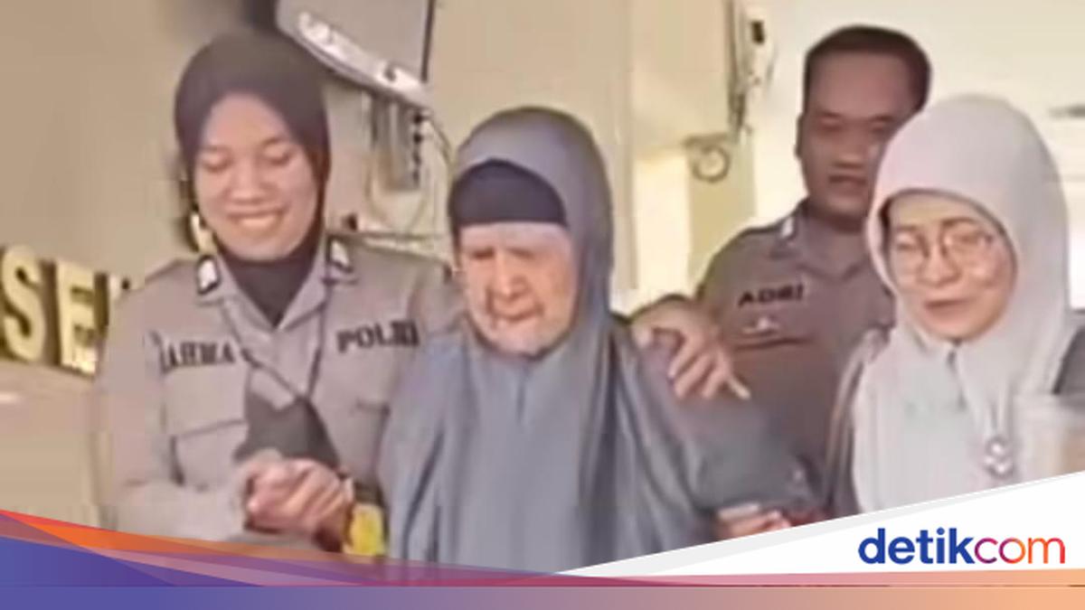 Pelayanan Humanis Polsek Bogor Utara Bantu Lansia Urus Surat Kehilangan ke SPKT