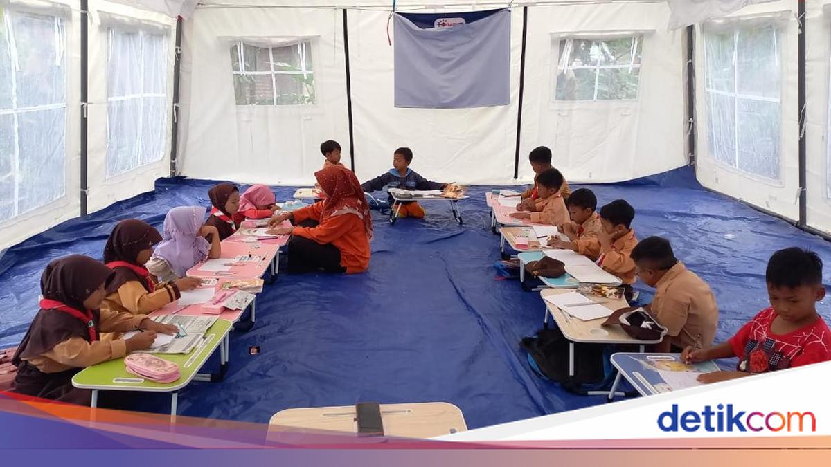 Kemendikdasmen Salurkan Dana Darurat untuk Korban Bencana di Sumatera