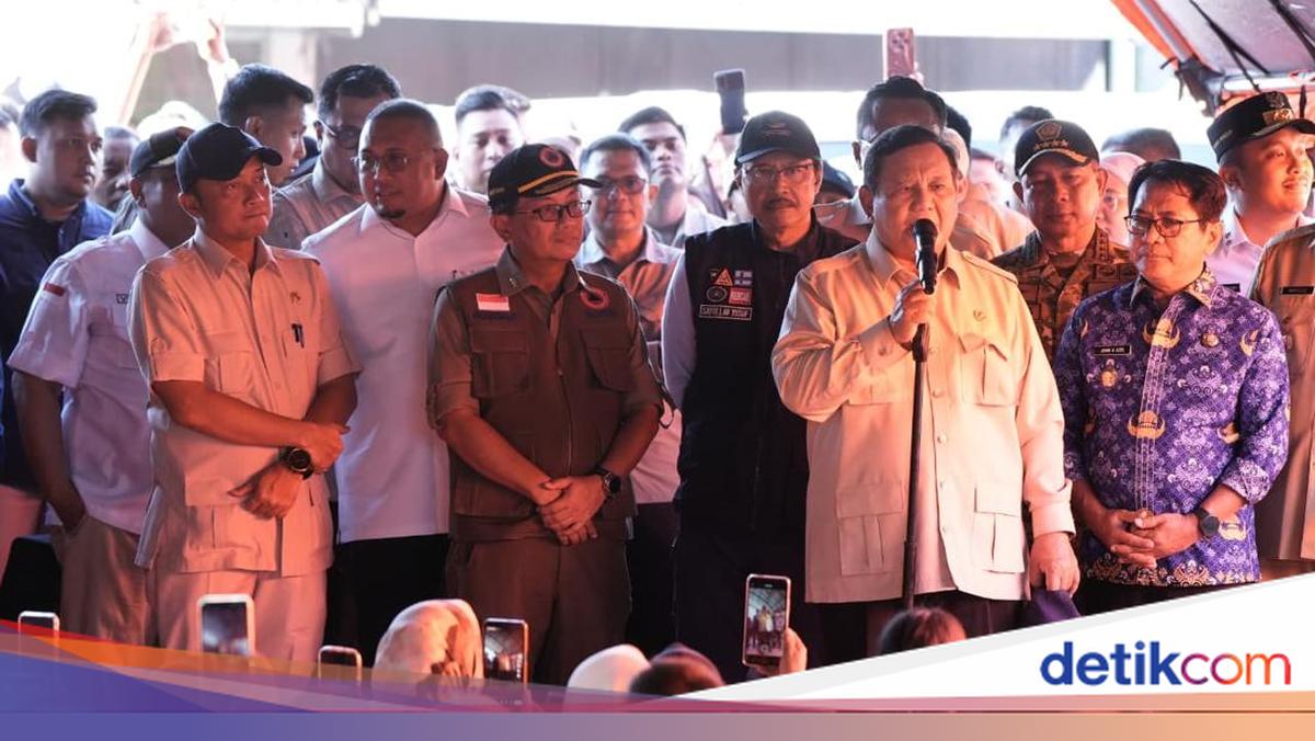 Momen Andre Rosiade Dampingi Prabowo Kunjungi Korban Banjir di Sumbar
