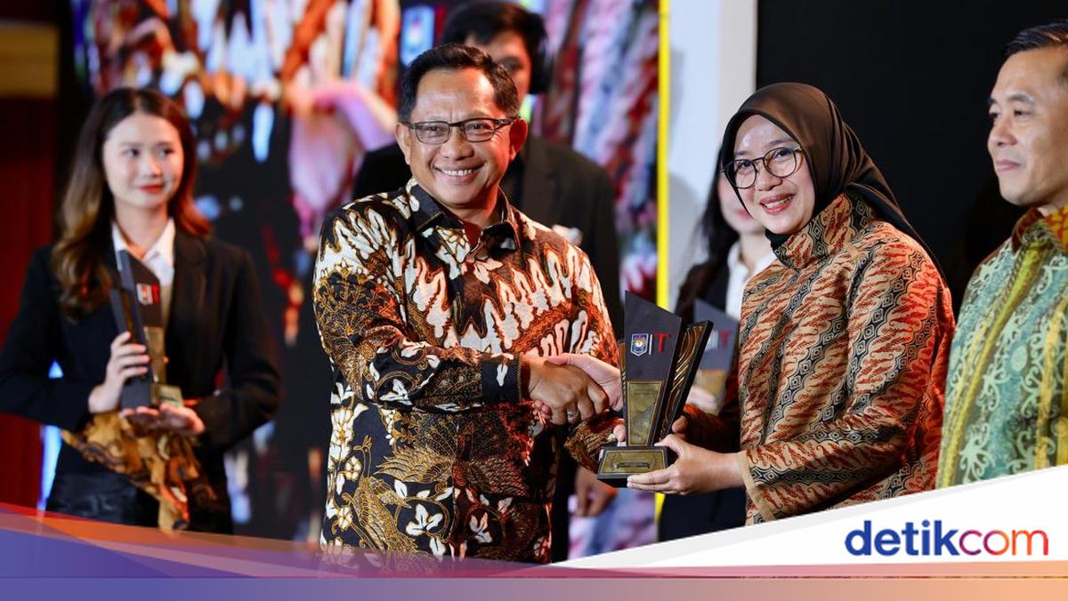 Raline Shah Pujai Tata Kelola Bupati Ipuk, Smart Kampung Jadi Contoh Daerah Lain