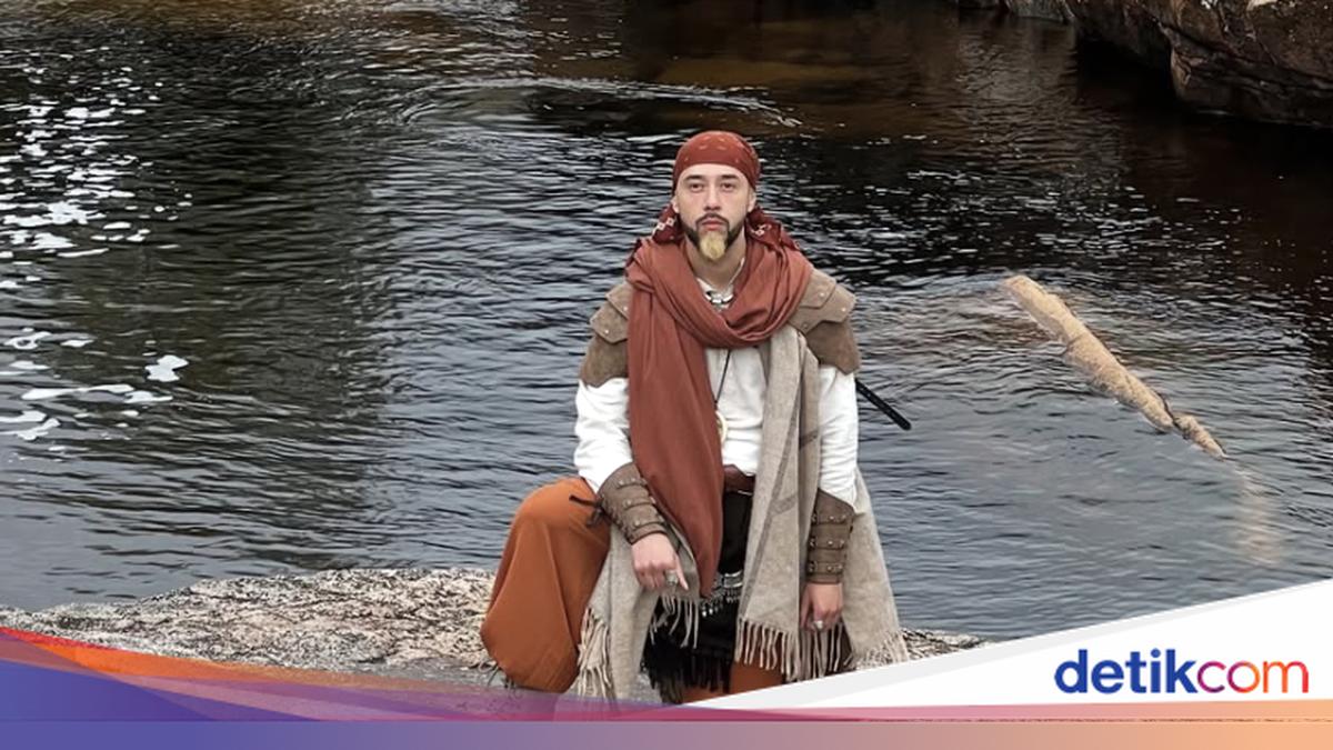 Gaya Rapper Berubah Setelah Punya Kemampuan Supranatural, Berjubah ...