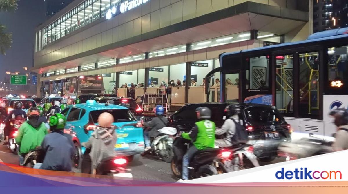 TransJ Rekayasa Rute Koridor 13 Imbas Pembongkaran JPO Tendean