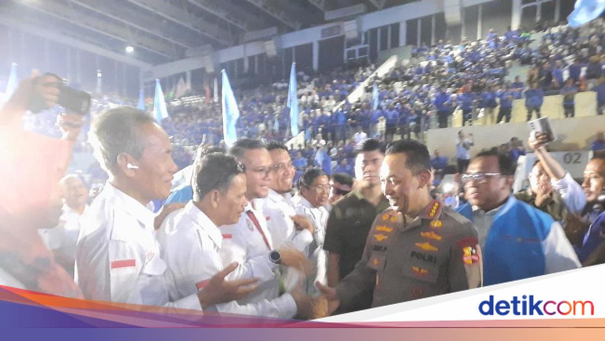 Kapolri Buka Rapimnas KSPSI AGN 2025 di Senayan, Dihadiri Ribuan Massa Buruh