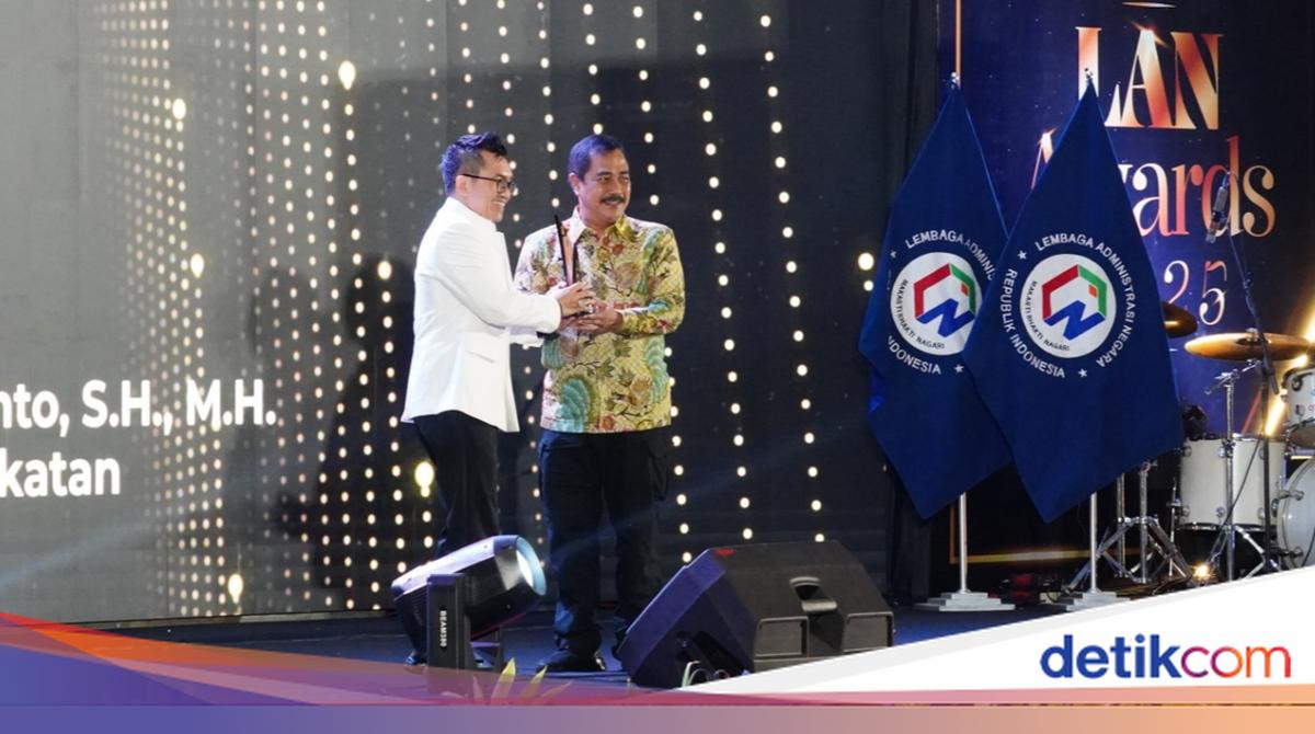 Dorong Perubahan, Menteri Imipas Terima Penghargaan Transformational Leader dari LAN