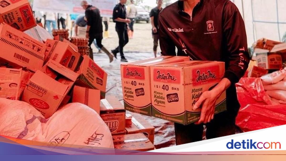 Tembus Aceh Tamiang, Kemensos Kirim Logistik dengan Kapal &amp; Helikopter