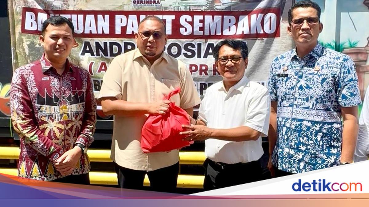 Andre Rosiade Salurkan 2.500 Paket Sembako &amp; 10 Genset ke Padang Pariaman