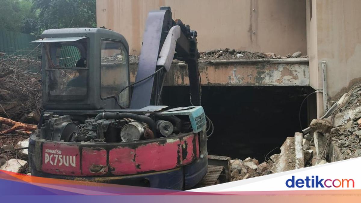 Pekerja Tertimpa Bangunan Ambruk di Kelapa Gading Ditemukan Tewas