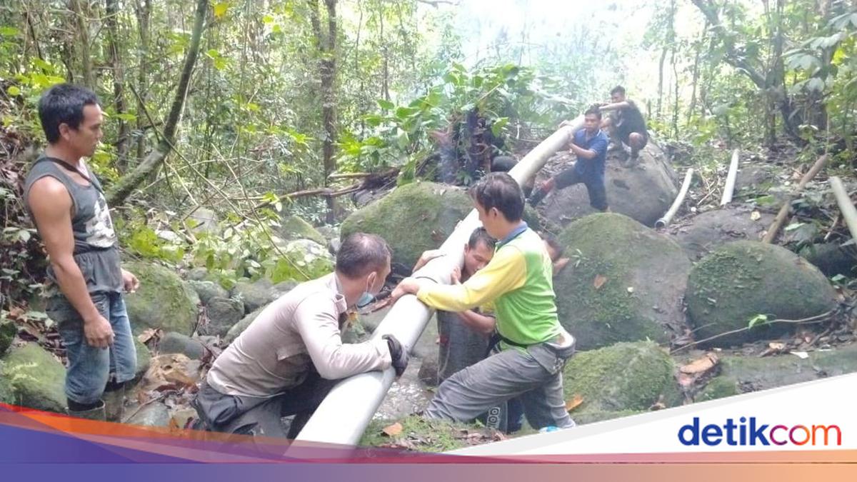 Pengabdian Panjang Aiptu Nur Cahyo di Pedalaman Kalteng, Perjuangkan Air Bersih