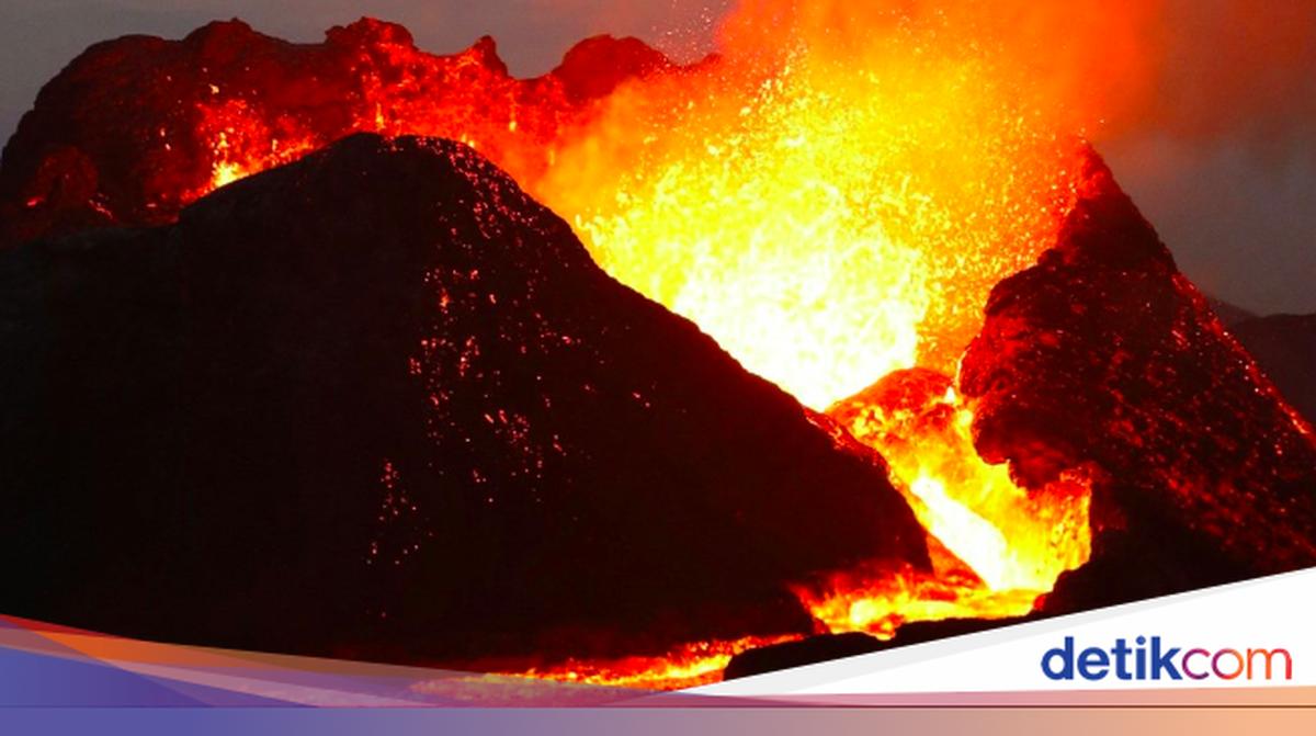 127 Gunung Berapi di Indonesia Bersatus Aktif