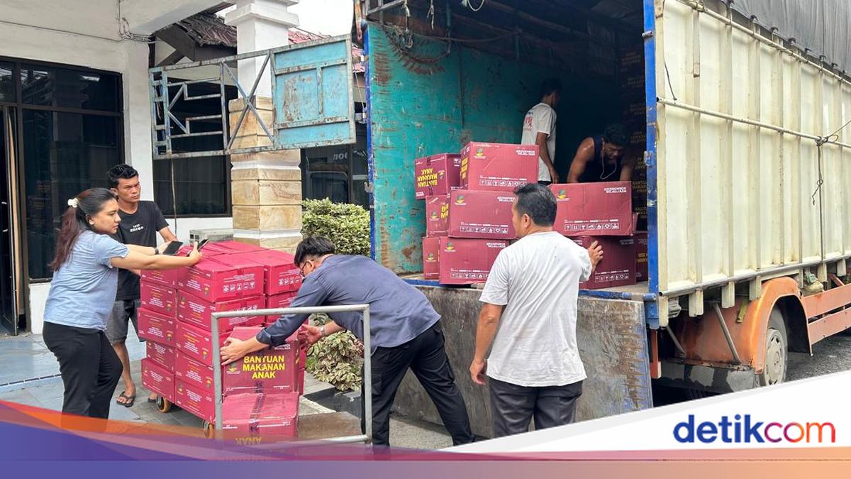 Bantuan Logistik Kemensos bagi Korban Banjir Tersalurkan ke 6 Daerah Sumut