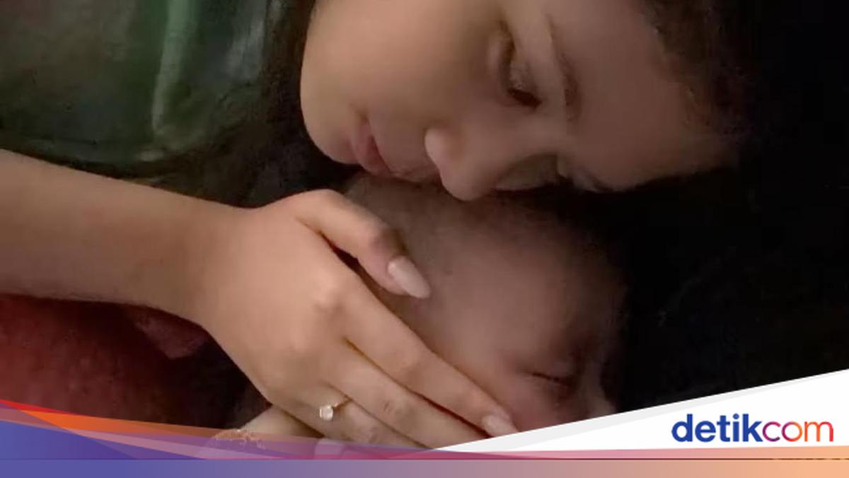 Mulan Jameela and Ahmad Dhani Welcome New Baby