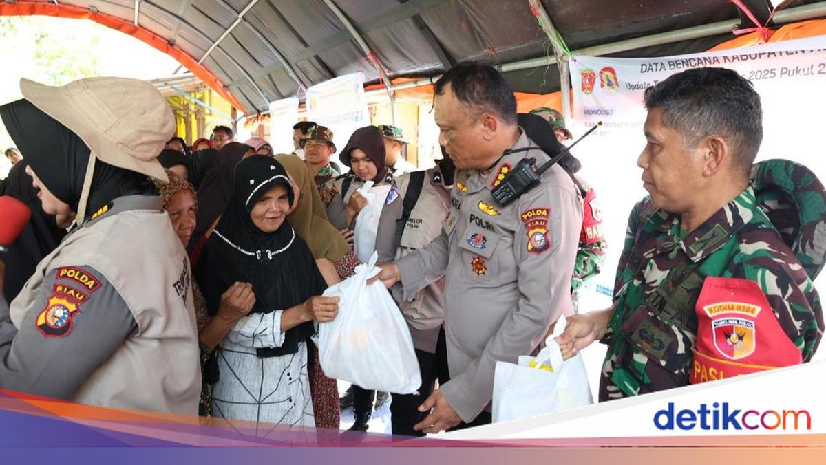 Keceriaan Anak-anak Agam Korban Galodo di Tenda Pengungsian