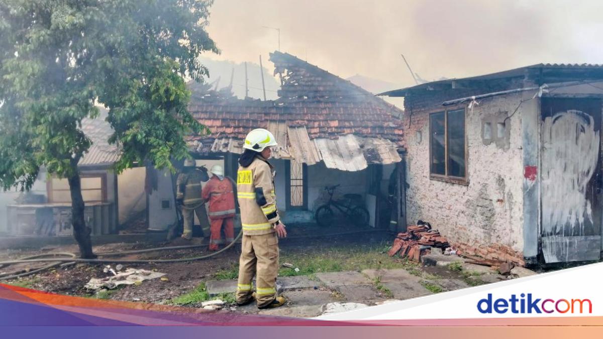 Rumah di Daan Mogot Pesing Jakbar Kebakaran, 13 Mobil Damkar ke TKP