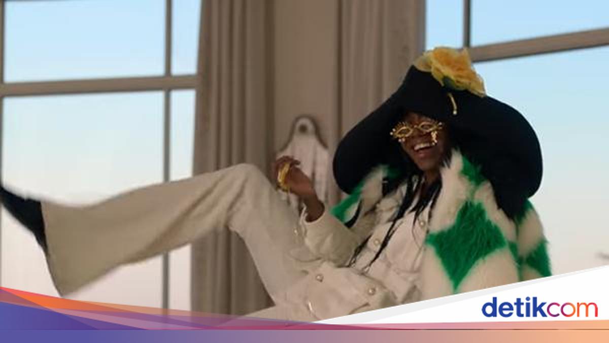 Emily in Paris Star Arrested: Drug Smuggling Scandal