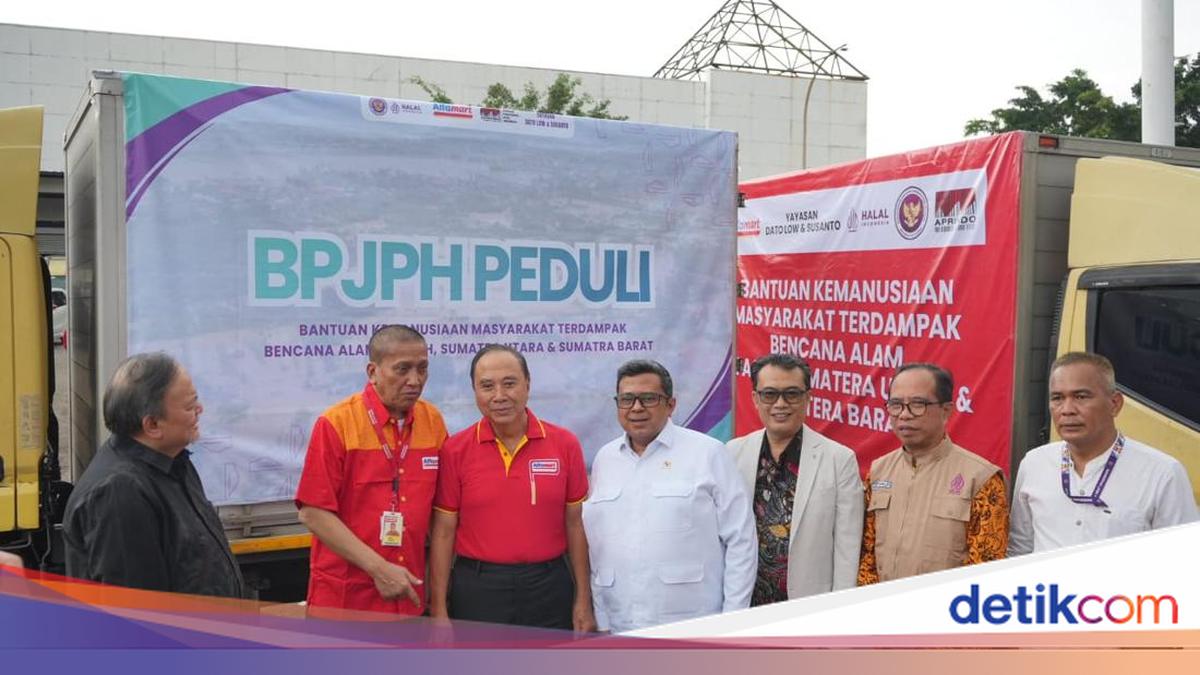 BPJPH dan Alfamart Lepas 10 Truk Bantuan Kemanusiaan untuk Sumatera