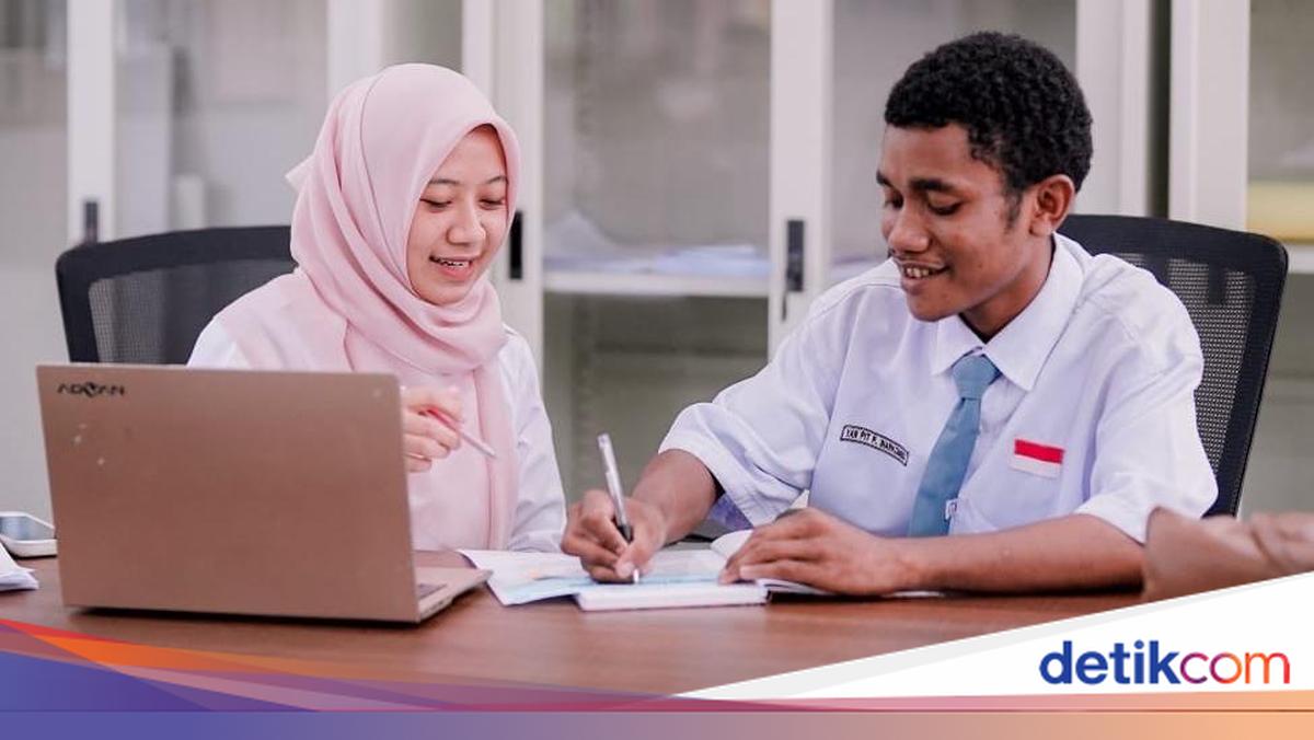 Kisah Noreka, Guru Sekolah Rakyat yang Wujudkan Cita-cita di Papua