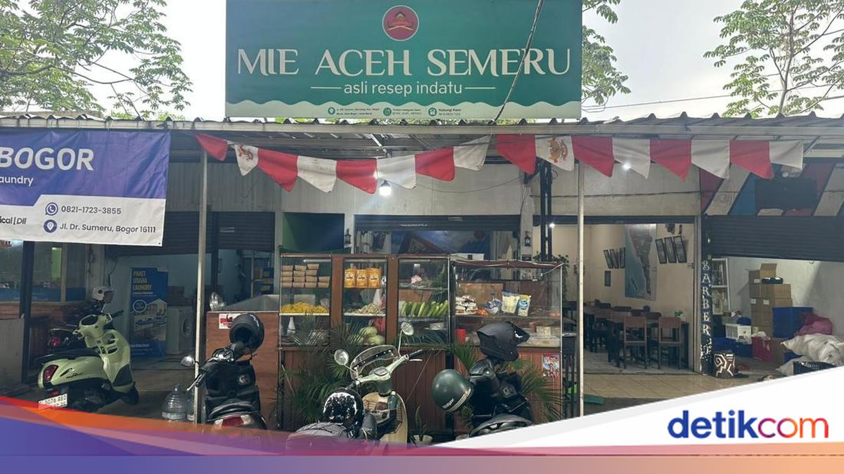 Bantu Korban Bencana, Kedai di Bogor Beri Makan Gratis Mahasiswa Sumatera