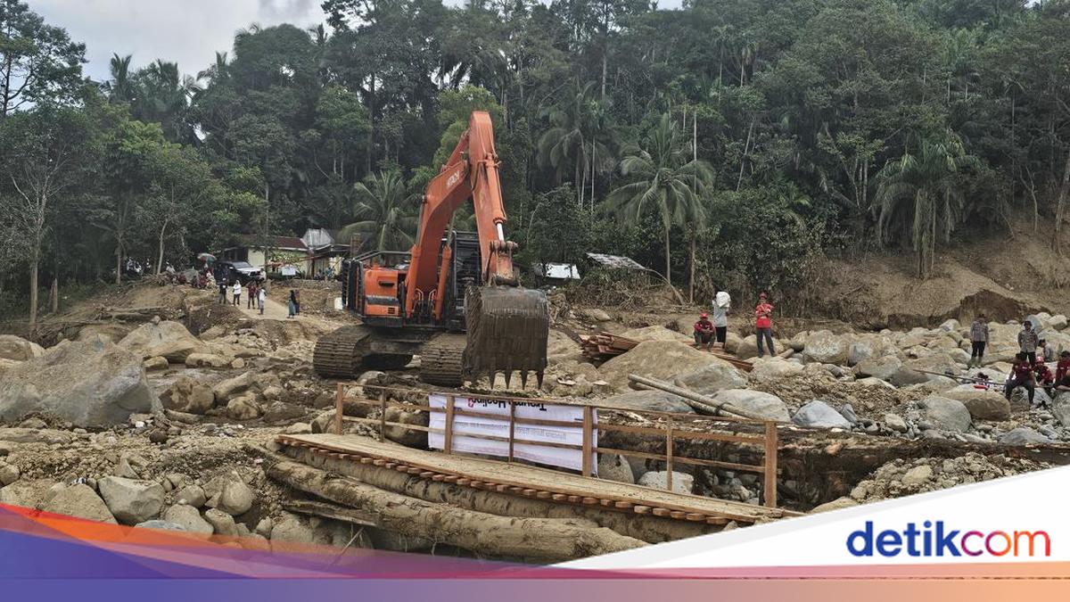 Warga di Agam Terisolasi Pascabencana, Jembatan Darurat Jadi Akses Satu-satunya