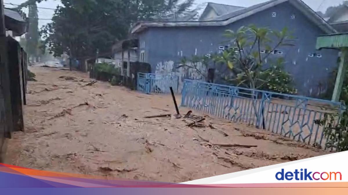 Sejumlah Wilayah di Sibolga Sumut Terendam Banjir Usai Sungai Aek Doras Meluap