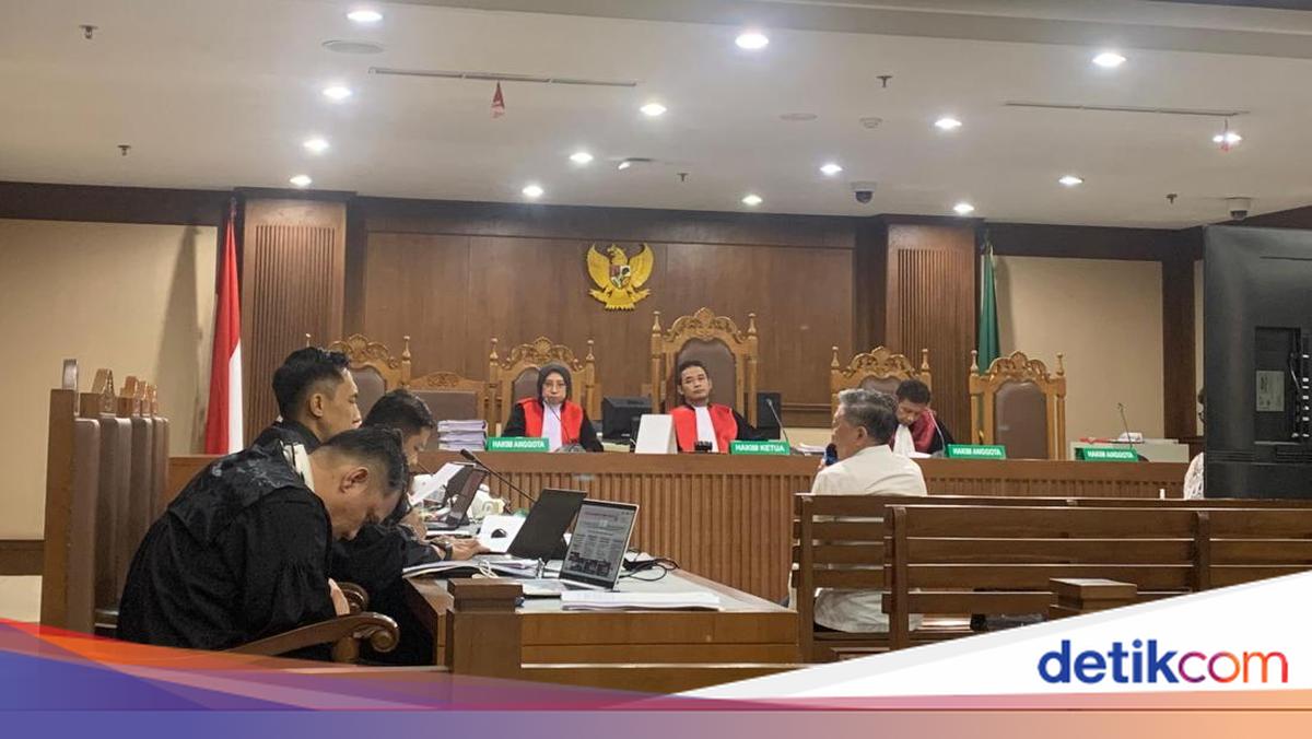 Hakim Tanya Apa Untung Belikan Eks Dirut Inhutani V Rubicon, Penyuap Tertawa