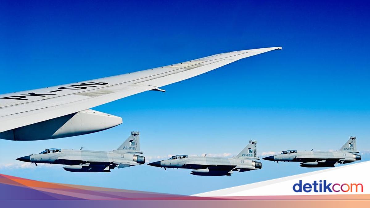 6 Jet Tempur Pakistan Kawal Kedatangan Prabowo di Islamabad