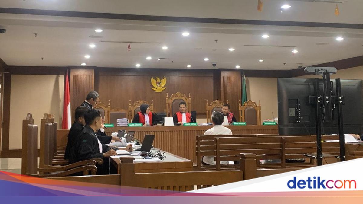 Penyuap Klaim Rp 2,5 M ke Eks Dirut Inhutani V Hadiah Teman, Minta Vonis Ringan